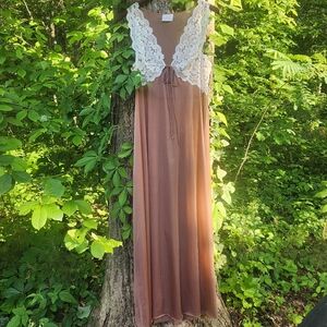 VINTAGE JOLIE NIGHTGOWN